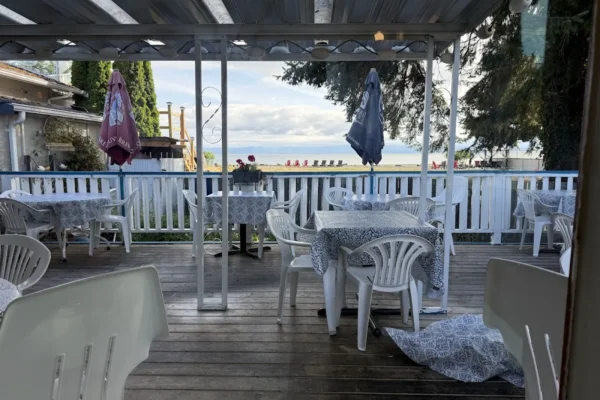 Sandbar Cafe & Art Gallery